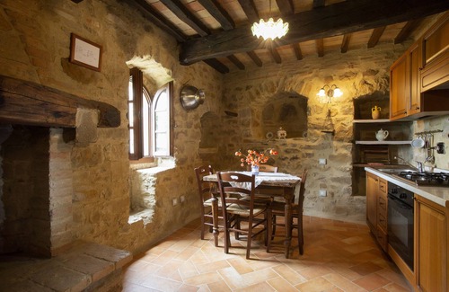 Gualdo Cattaneo Apartment | Castello di Cisterna