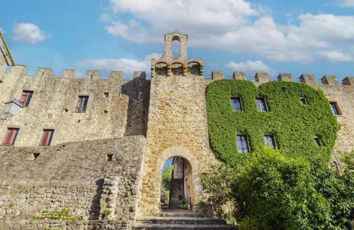 Gualdo Cattaneo Apartment | Castello di Cisterna