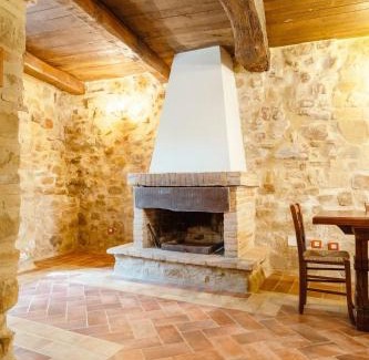 Gualdo Cattaneo Apartment | Castello di Cisterna Uno