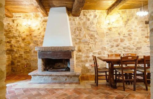 Gualdo Cattaneo Apartment | Castello di Cisterna Uno