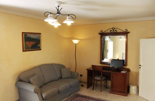 Fano House | Castello Montegiove