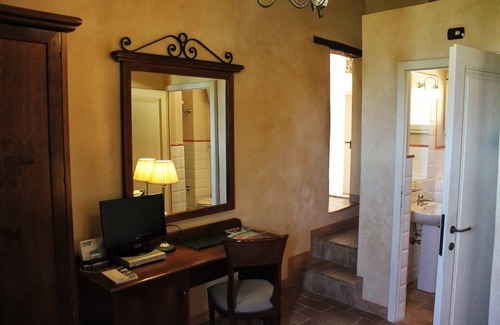 Fano House | Castello Montegiove