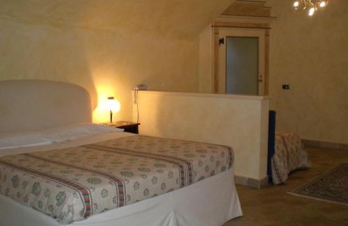 Costigliole Saluzzo Hotel | Castello Rosso