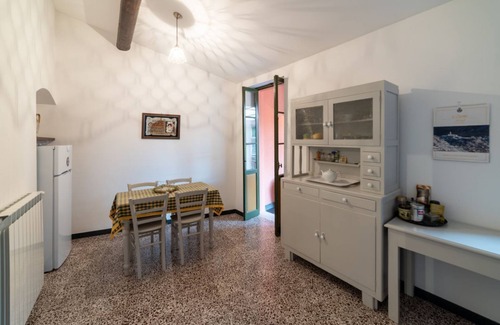 Castel Vittorio Apartment | Castelvittorio Medieval Getaway! Roomy Apt x6