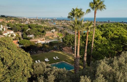 Cabrils Villa | Castillo Meng