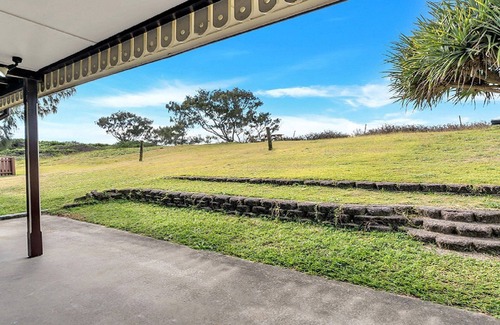 Wooli House | Castle Gandolfo has charm and centrally located