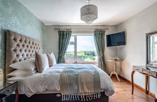 Dunkineely House | ★ CASTLE MURRAY | SLEEPS 22 | MAJESTIC VIEWS OF THE WILD ATLANTIC★