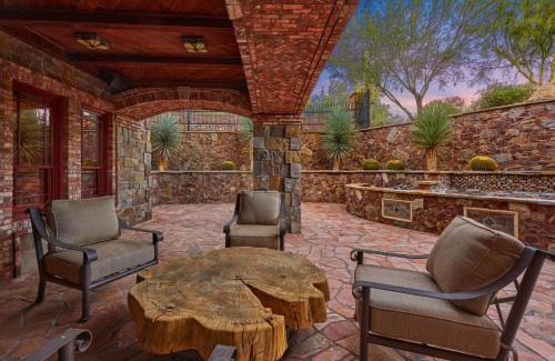 Carefree House | Castle On Black Mountain breathtaking panoramic views and outdoor entertainment