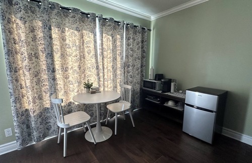 Whittier House | Castle on the Hill Double Suites