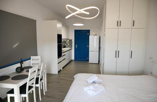 Leros Apartment | Castle & Sea, Platanos Retreat