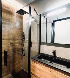 Foix Apartment | Castle Spa