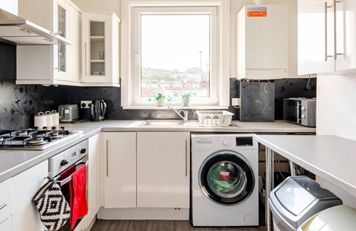 Hastings Apartment | Castle View 2 Bedroom family -friendly Apartment in Hastings Town Centre