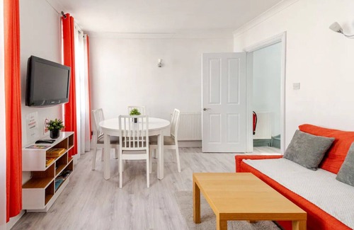 Hastings Apartment | Castle View 2 Bedroom family -friendly Apartment in Hastings Town Centre