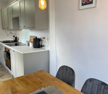 Kendal Apartment | Castle View Apartments - The Hideout