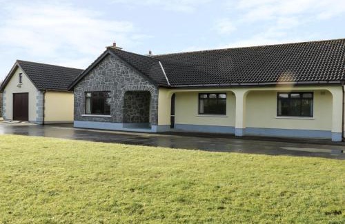 Oughterard House | Castle View