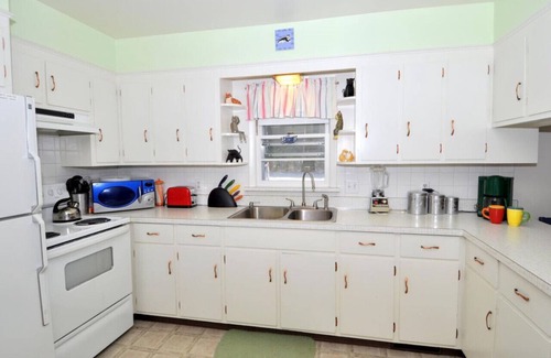 Berkeley Springs House | Castle View - wifi, game room, grill, fireplace, kid friendly, pets