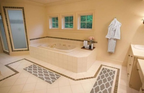 Indianapolis Other | Castle with 5 bedrooms and WiFi, fitness room in fabulous Indianapolis