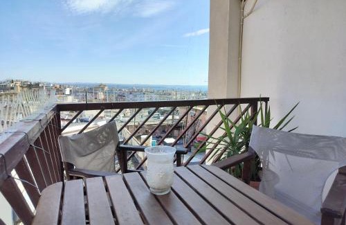 Sykies Apartment | CastleView 2BR Spacious Apartment with City View