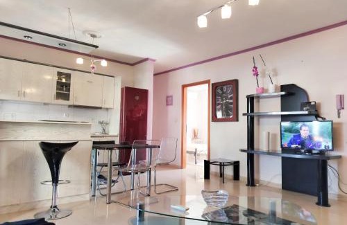 Sykies Apartment | CastleView 2BR Spacious Apartment with City View