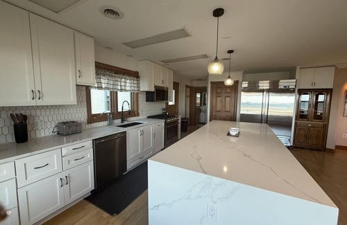 Carsonville House | Castleview Cove- 5Bd 4Ba Lakefront Luxury Retreat!