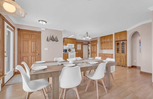 Carsonville House | Castleview Cove- 5Bd 4Ba Lakefront Luxury Retreat!