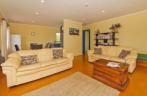 Matarangi House | Castleview Getaway Matarangi - Matarangi Home