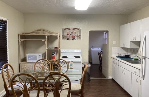 St. Petersburg - Clearwater House | Casual, fully stocked house in mixed use neighborhood in St Pete