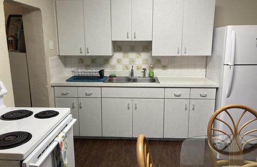 St. Petersburg - Clearwater House | Casual, fully stocked house in mixed use neighborhood in St Pete