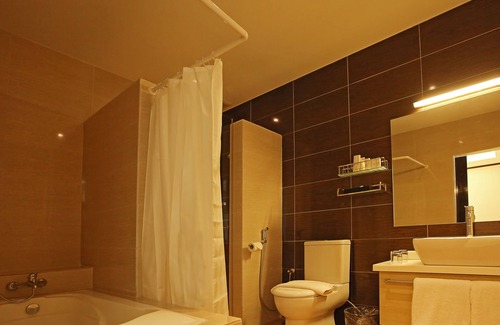 Bandar Meru Raya Hotel | Casuarina @ Meru