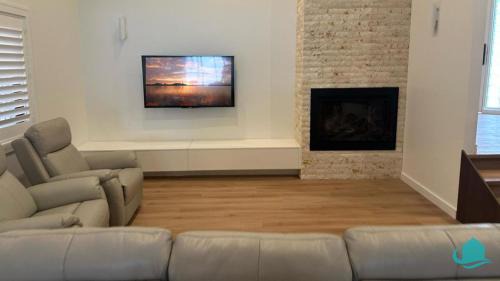 Yarrawonga Park House | Casuarina Waters