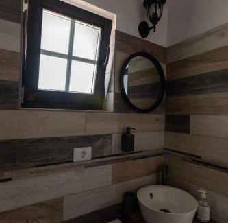 Partestii de Sus Cabin | Casuta de pe dealul Cojocului