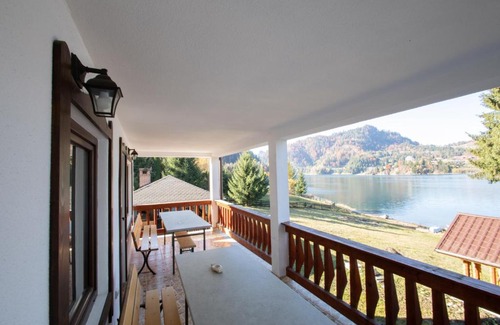 Bistrita Bargaului House | CASUTA LANGA LAC