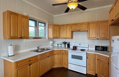 Rainbow Bay House | CAT NAP - An Affordable Home Away from Home