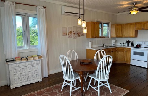 Rainbow Bay House | CAT NAP - An Affordable Home Away from Home