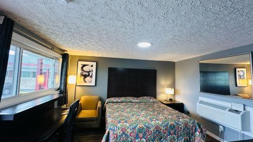 Wayne Hotel | Catalina Airport Motel