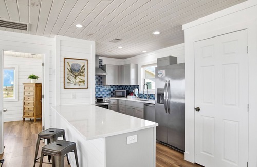 Saint Elmo House | Catalina - Charming Beachfront Cottage, Pet Friendly