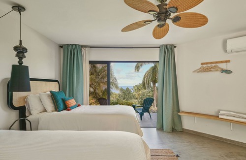 Cabrera Cabin | Catalina Tropical Lodge