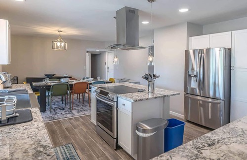 Casas Adobes West House | Catalina Velo -Modern home Catalina Mtn Views
