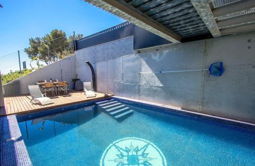 Costa Cunit Villa | Catalunya Casas Modern Hilltop Haven with private pool 7km to beach