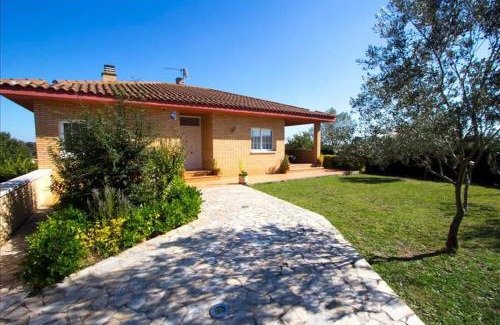 Sils Villa | Catalunya Casas Tranquil Costa Brava Retreat with private suite!