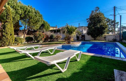 Sils Villa | Catalunya Casas Unique Costa Brava Abode with train access to BCN