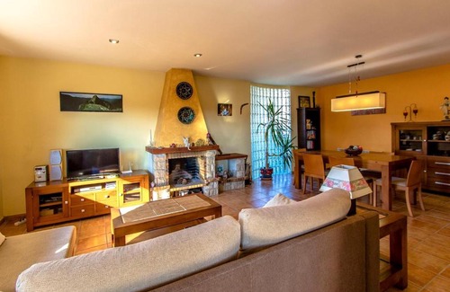 Sils Villa | Catalunya Casas Unique Costa Brava Abode with train access to BCN