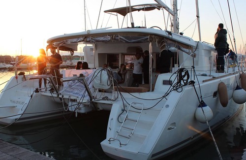 Pineta Boat Rental | Catamarano Mauticat Boat & Breakfast