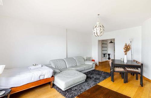 Charenton-le-Pont Apartment | Catch a break near the Seine
