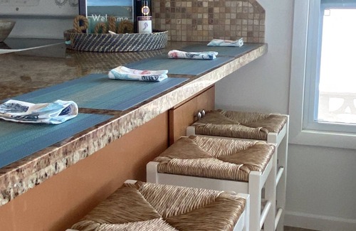 Marathon House | Catch n' Relax Canalfront Home 2/2 with 50’ Dock in Marathon Free Parking!