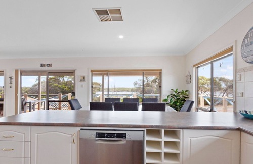 Lake Wangary House | Catch of the Bay - Great Location on the Esplanade with View of the Channel