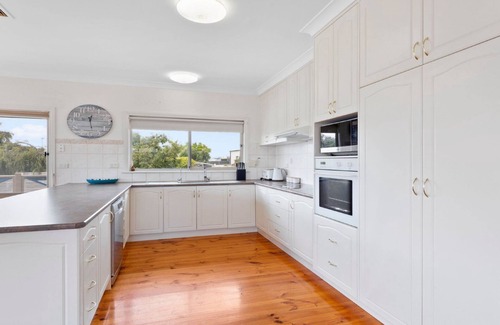 Lake Wangary House | Catch of the Bay - Great Location on the Esplanade with View of the Channel