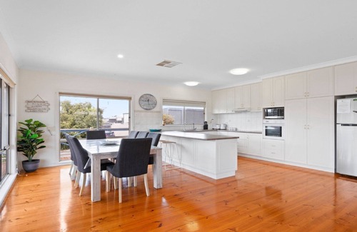 Lake Wangary House | Catch of the Bay - Great Location on the Esplanade with View of the Channel