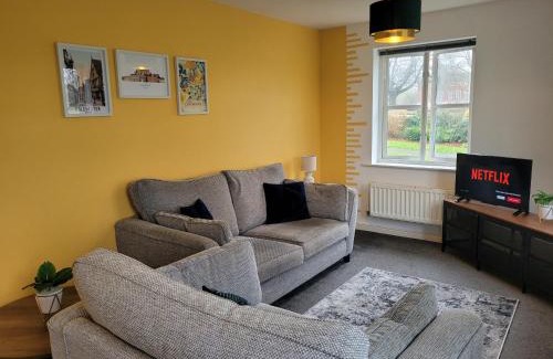 Colchester Apartment | Catchpole Stays Abbey Field Apartment- A lovely 2 bed apartment with field views near Colchester town centre