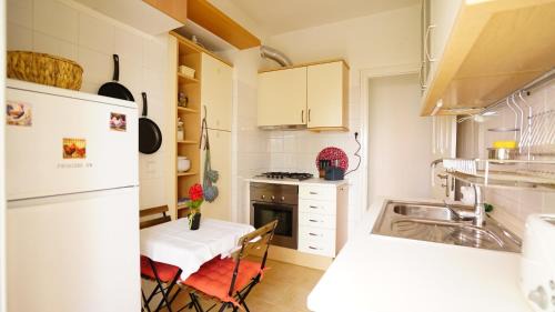 Sao Joao de Deus Apartment | Catchy @ Campo Pequeno